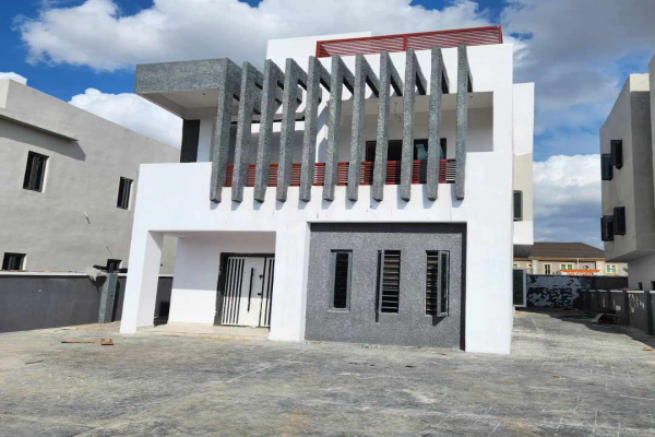 FIVE BEDROOM WITH PENTHOUSE